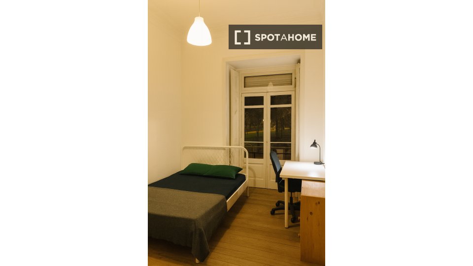 Double room Lisbon, 6 beds — photo 24