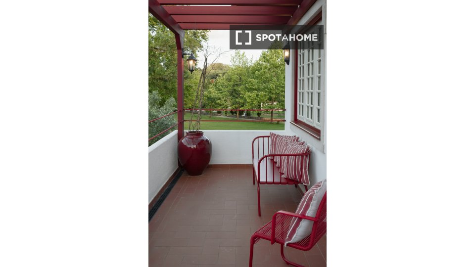 Apartment Lisbon, 2 beds, 85m² — photo 13