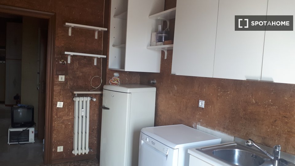 Double room Turin, 4 beds, 122m² — photo 12