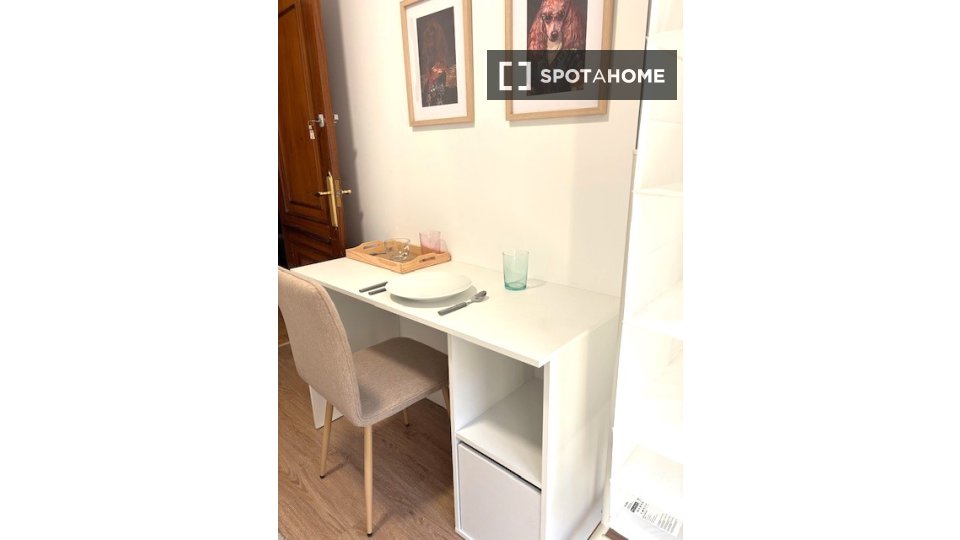 Double room Madrid, 8 beds, 170m² — photo 6