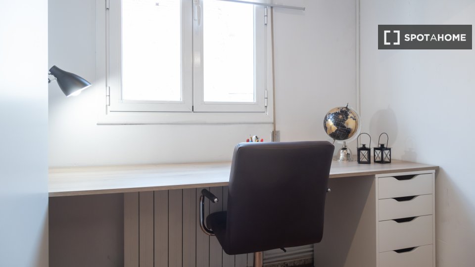 Double room Madrid, 5 beds — photo 4