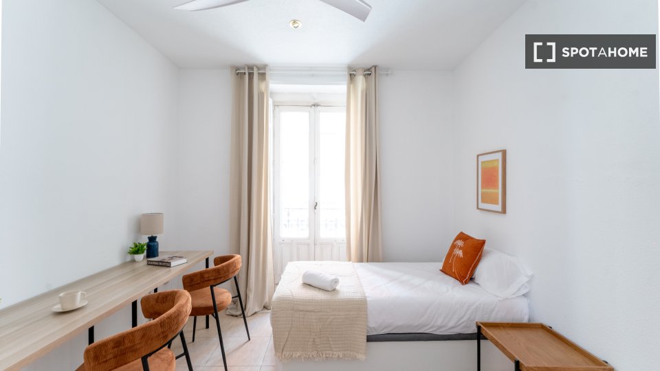 Chambre double Madrid, 7 chambres — photo 10