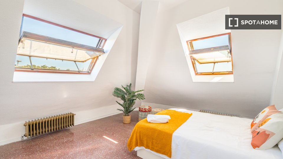 Double room Madrid, 17 beds — photo 10
