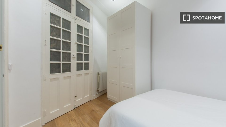 Double room Madrid, 8 beds — photo 31