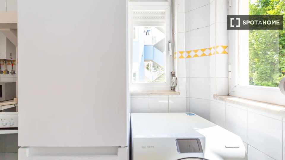 Double room Lisbon, 4 beds — photo 10