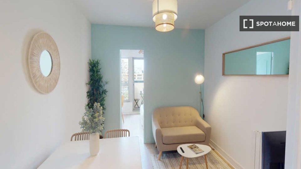 Double room Paris, 4 beds, 80m² — photo 3