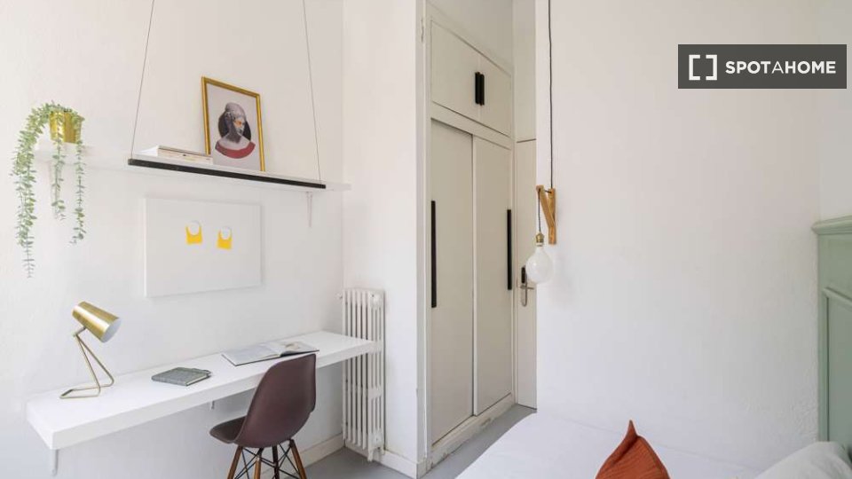 Double room Madrid, 68 beds, 2620m² — photo 15