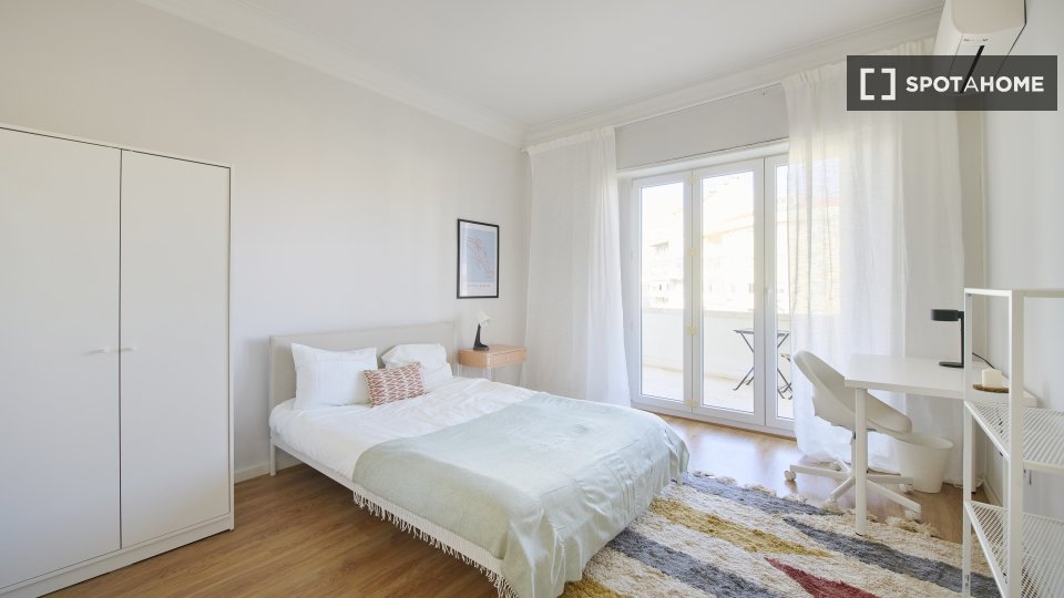 Double room Lisbon, 4 beds — photo 5