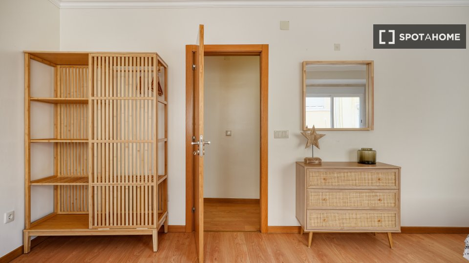 Double room Lisbon, 4 beds — photo 7