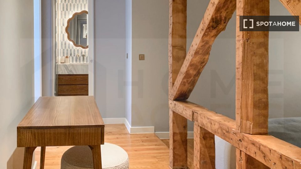 Apartment Lisbon, 3 beds, 180m² — photo 18