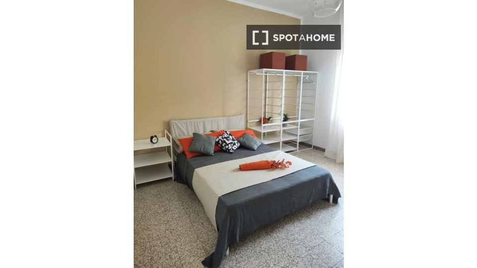 Double room Bologna, 3 beds — photo 18