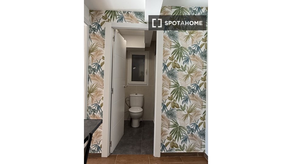 Double room Alicante, 3 beds, 70m² — photo 9