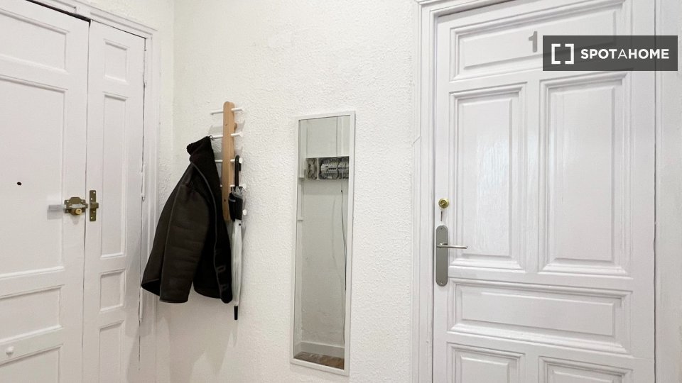 Double room Madrid, 6 beds — photo 8