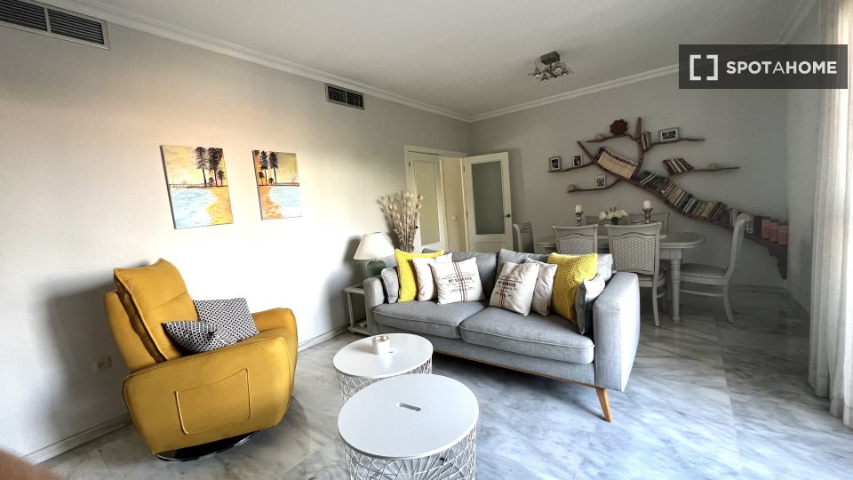 Apartment Seville, 3 beds, 110m² — photo 2