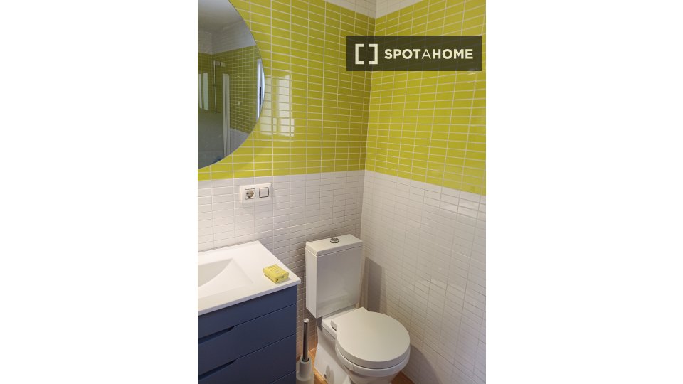 Double room Valencia, 3 beds, 160m² — photo 3