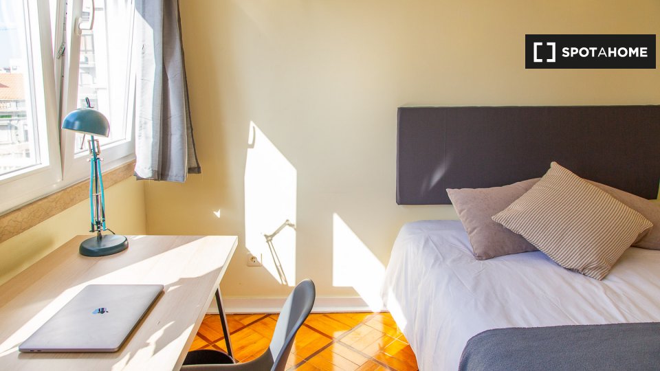 Double room Lisbon, 6 beds — photo 5