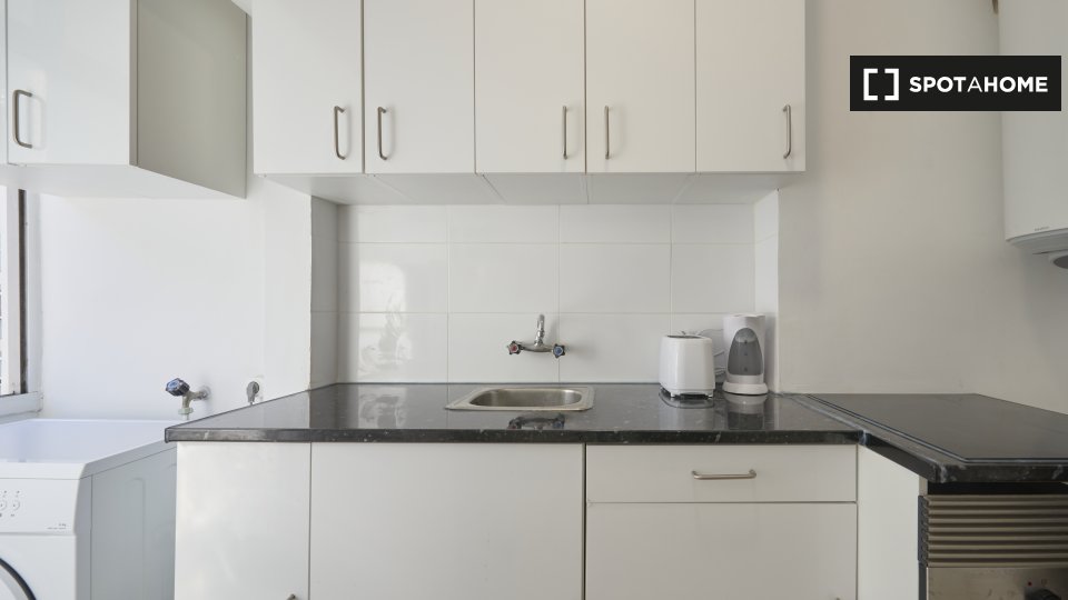 Double room Lisbon, 6 beds — photo 1