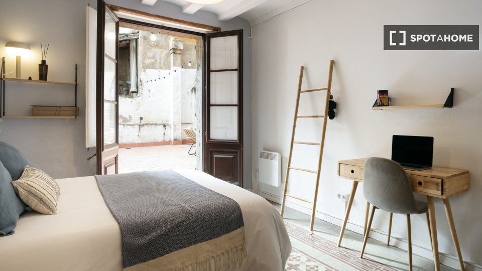 Double room Barcelona, 5 beds, 140m² — photo 22