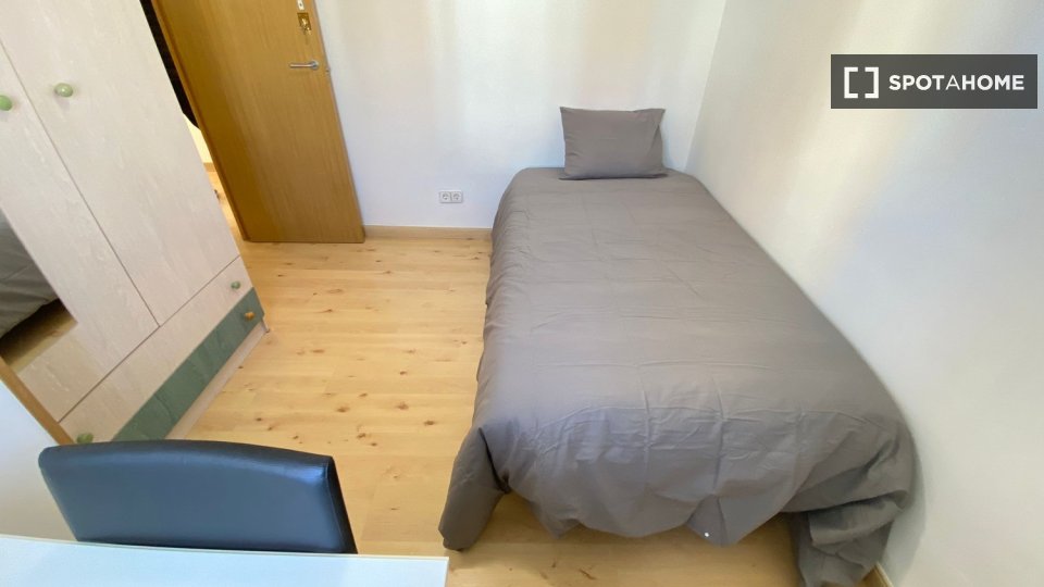 Double room Madrid, 4 beds — photo 19