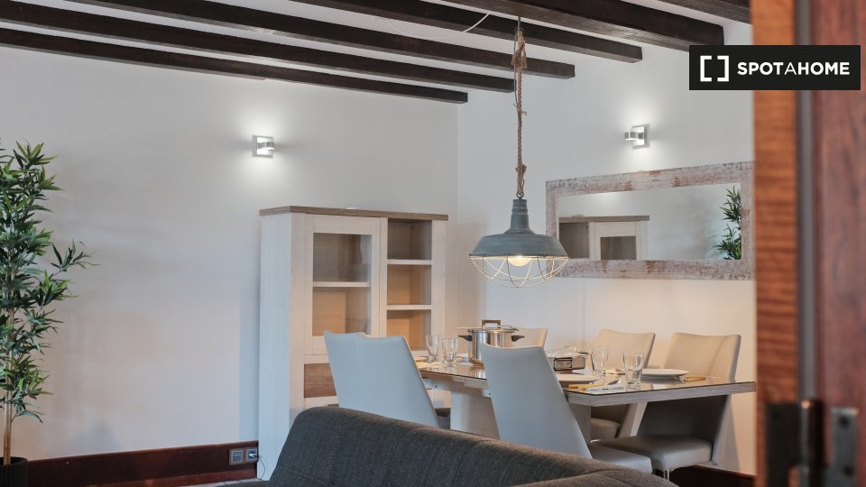 Apartment Lisbon, 4 beds, 123m² — photo 1