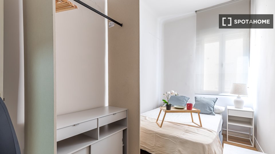 Double room Madrid, 6 beds, 158m² — photo 1