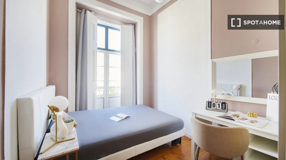 Double room Lisbon, 9 beds — photo 1