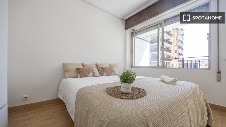 Chambre double Valence, 5 chambres, 130m² — photo 13