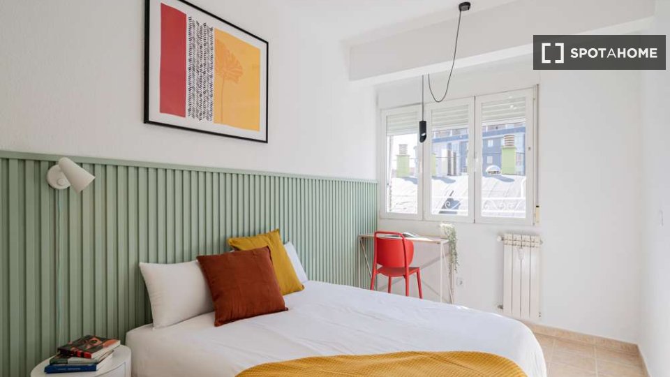 Double room Madrid, 4 beds — photo 8
