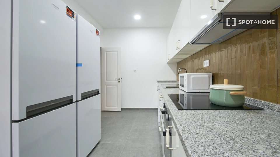 Double room Lisbon, 7 beds — photo 10