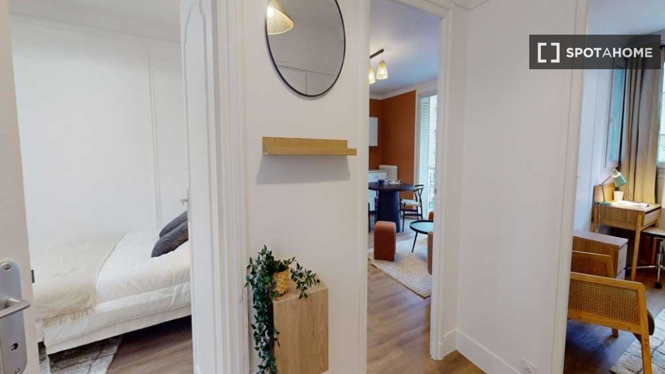 Double room Paris, 5 beds, 110m² — photo 2
