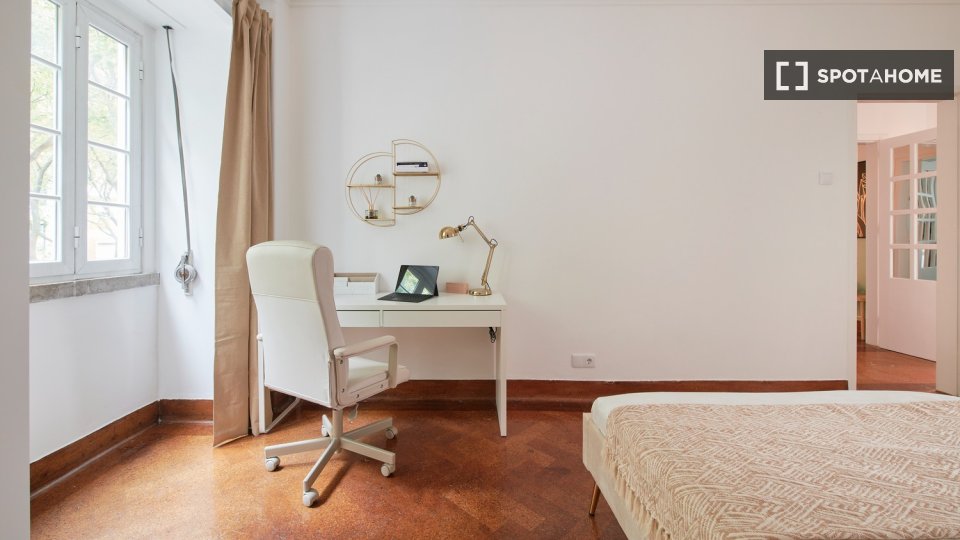 Double room Lisbon, 6 beds — photo 6