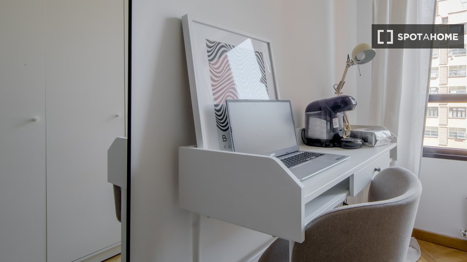 Double room Madrid, 6 beds, 150m² — photo 20