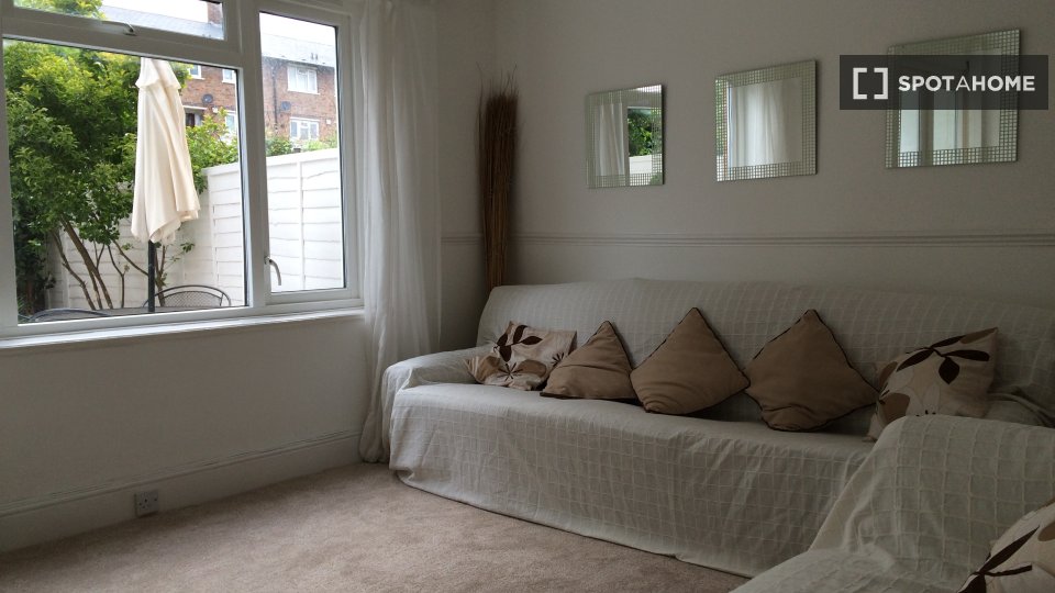 Apartment London, 3 beds, 87m² — photo 18