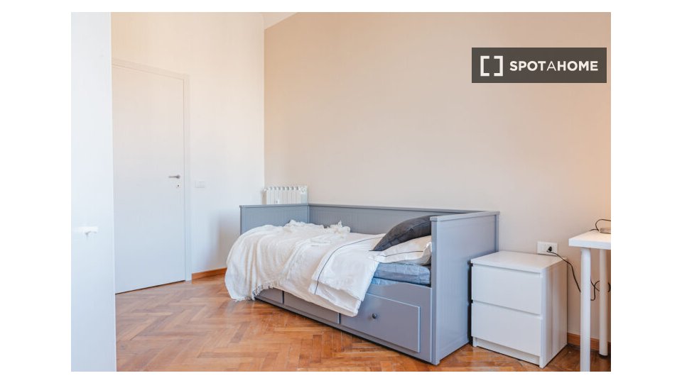 Double room Milan, 5 beds — photo 3
