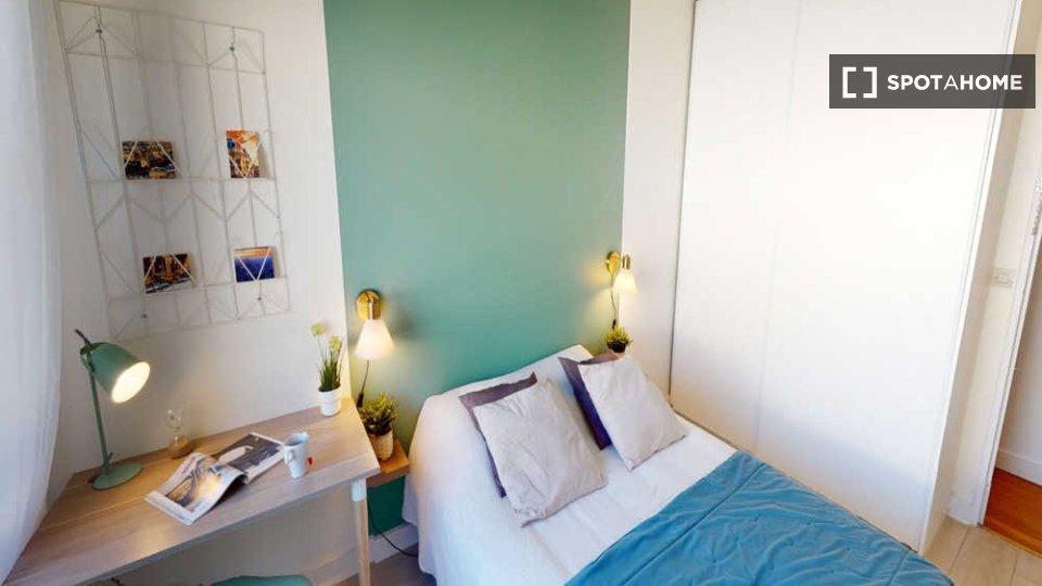 Double room Paris, 4 beds, 80m² — photo 1