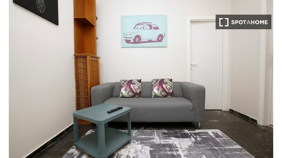 Double room Athens, 3 beds — photo 4