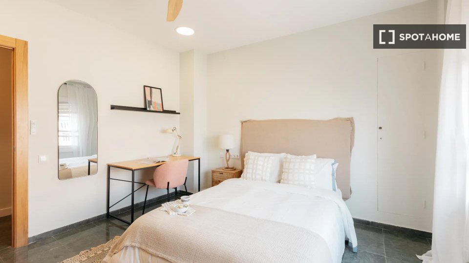Double room Valencia, 8 beds — photo 1
