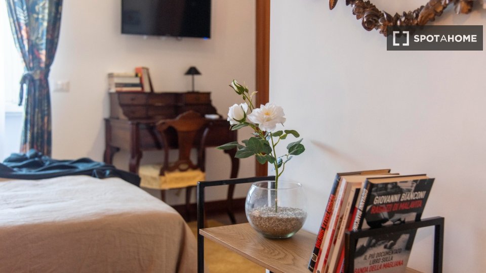 Double room Rome, 4 beds — photo 17