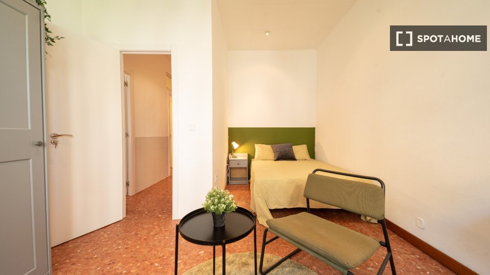 Double room Barcelona, 10 beds, 180m² — photo 4