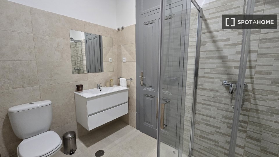 Apartment Coimbra, 4 beds, 160m² — photo 7