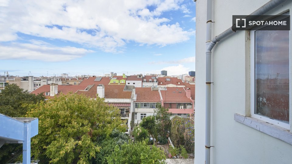 Double room Lisbon, 4 beds — photo 13