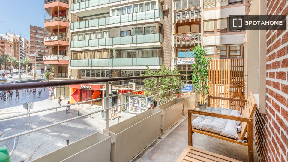 Double room Alicante, 8 beds, 200m² — photo 3