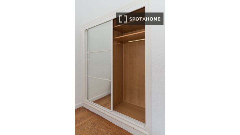 Double room Madrid, 10 beds, 380m² — photo 15