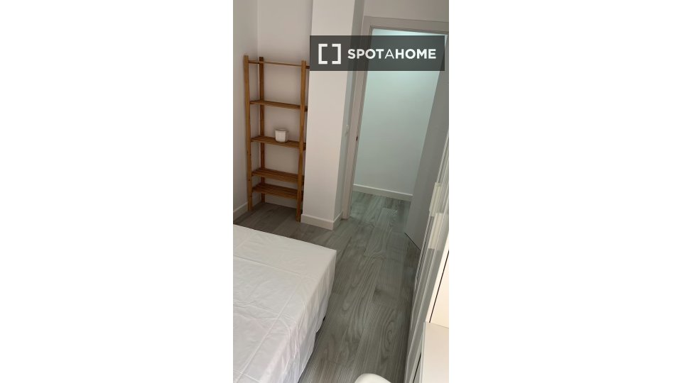 Double room Malaga, 5 beds, 125m² — photo 17