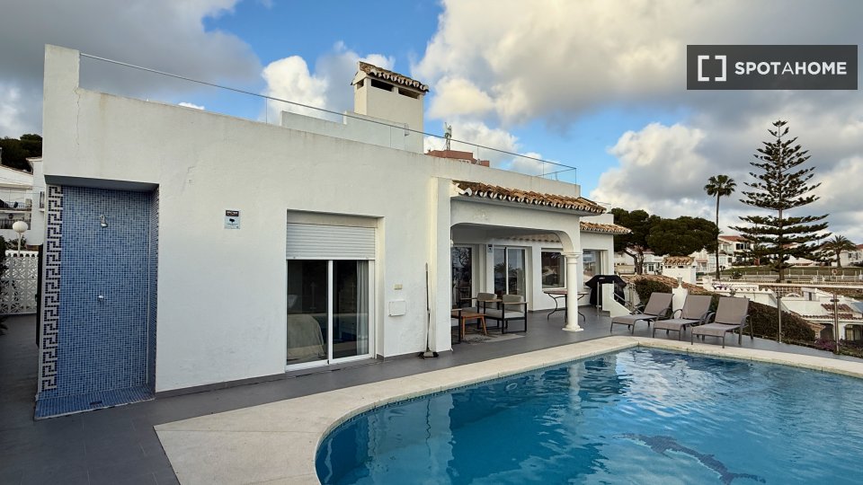 Apartment Malaga, 4 beds, 140m² — photo 18