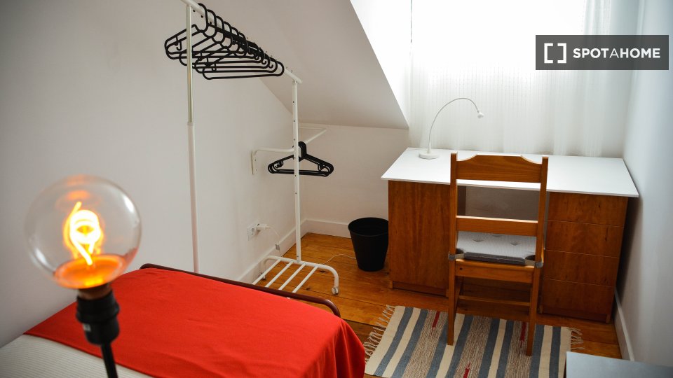 Double room Lisbon, 4 beds — photo 7