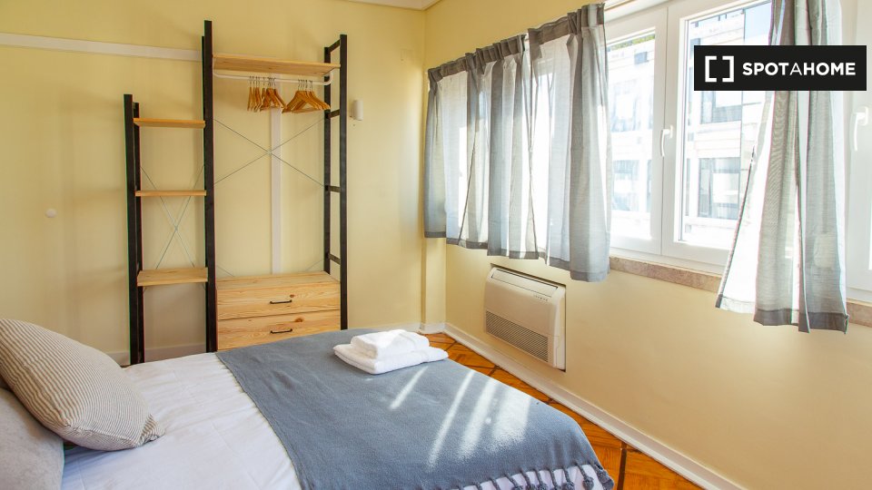 Double room Lisbon, 6 beds — photo 13
