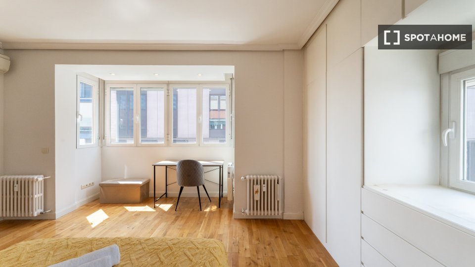 Double room Madrid, 6 beds — photo 11