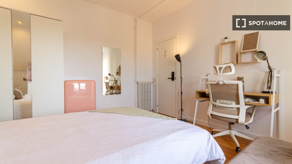 Double room Barcelona, 6 beds — photo 10