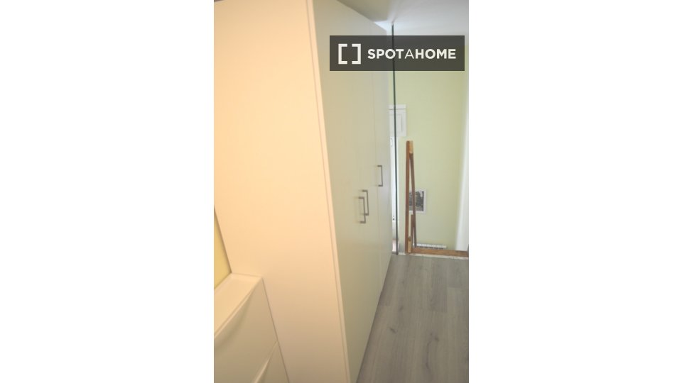 Double room Milan, 3 beds, 80m² — photo 13